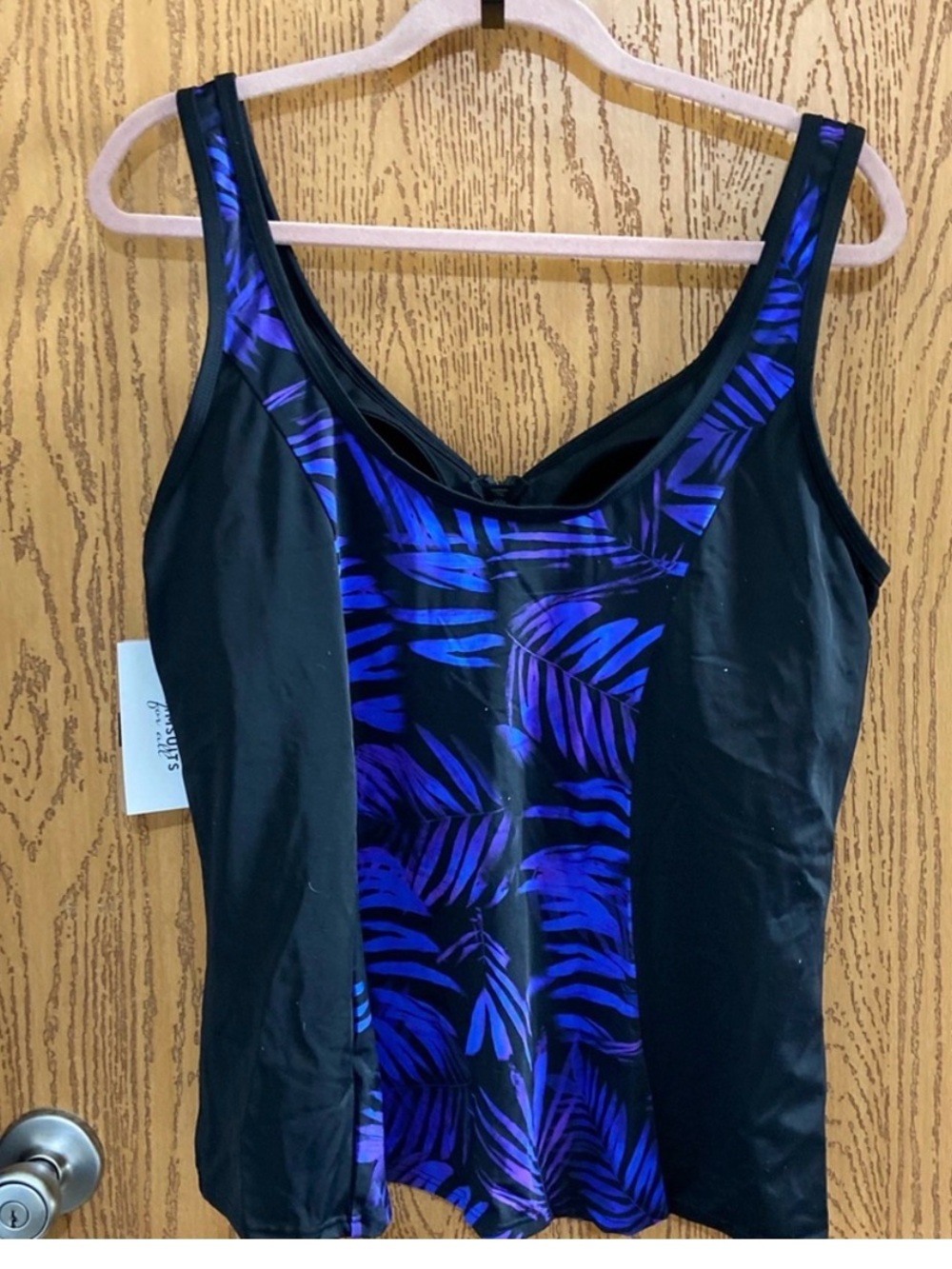New Zip Front Swimsuits For All Sweetheart
Sporty Tankini Top Plus Size 20 - Picture 6 of 6